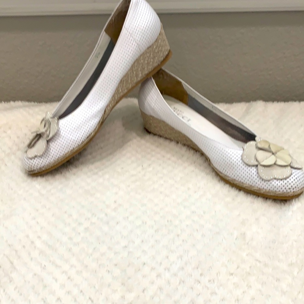 Ladies shoes